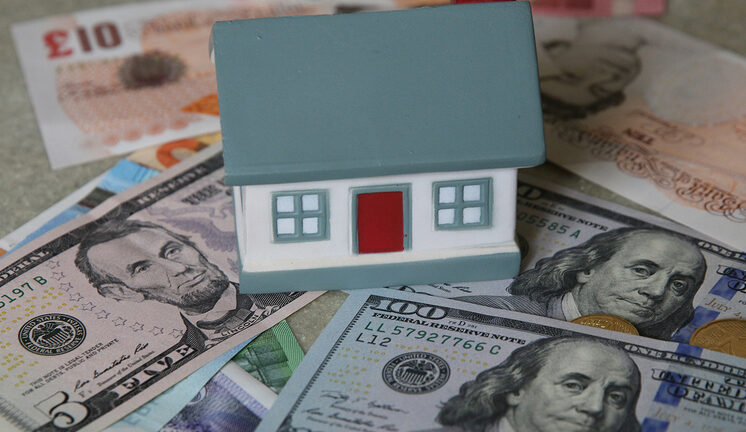 Врачи и социологи раскритиковали идею льготной ипотеки “за обещание родить”