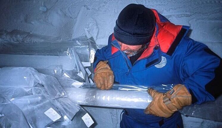 В ядре Земли выявлены десятки океанов водорода