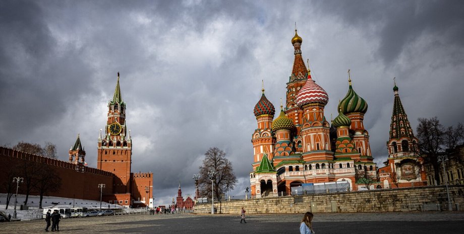 Москву третий день атакуют БпЛА: вокруг Кремля разместили мобильно-огневые группы, — соцсети»>