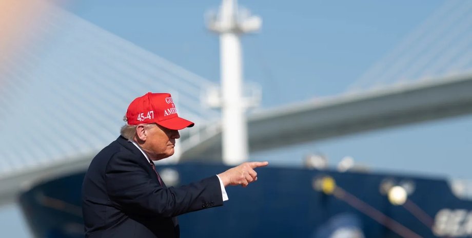 Трамп требует от стран Персидского залива 5 триллионов долларов на продолжение войны с Ираном, — журналист»>