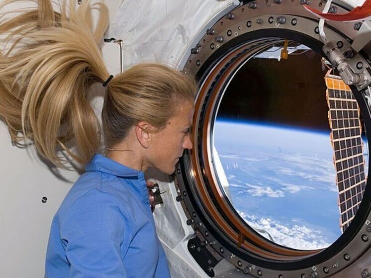 Выявлено жуткое влияние космоса на женщин-астронавтов