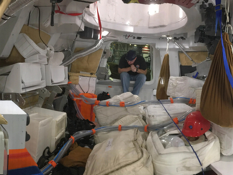 Код 3939: что показала астронавт Кристина Кук всему миру с борта «Артемиды-II»