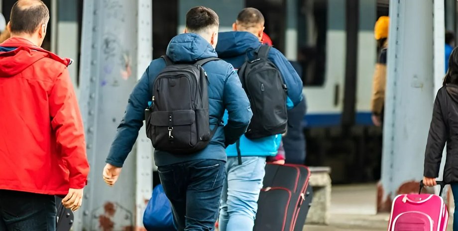 «Нужны Польше»: будет ли Варшава возвращать военнообязанных украинцев домой, — журналист»>