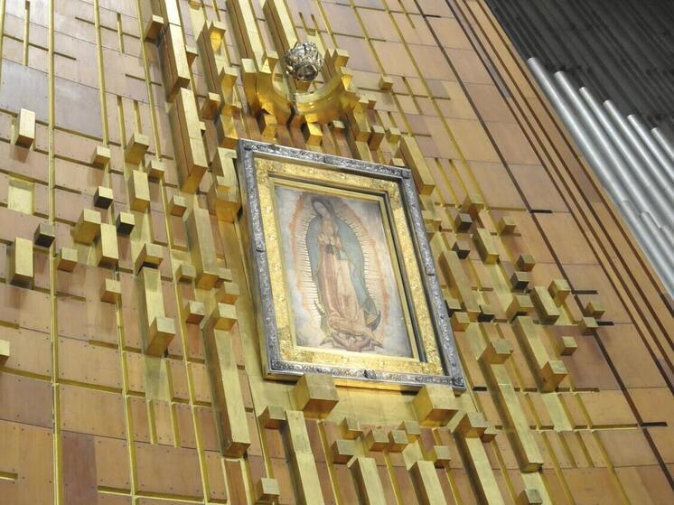 На 500-летнем изображении Девы Марии обнаружили микроскопическое отражение