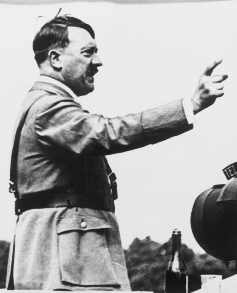 адольф гитлер, смерть гитлера, гитлер аргентина, гитлер бразилия, гитлер экспертиза, куда сбежал гитлер, где прятался гитлер, челюсть гитлера, череп гитлера