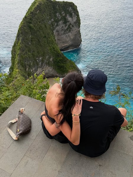 Игорь Комаров и его девушка Ева Мишалова