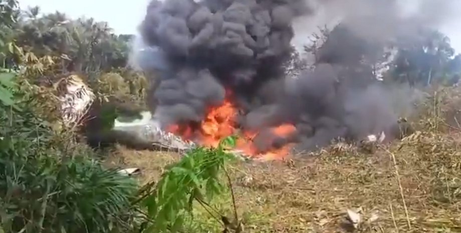 В Колумбии разбился самолет с военными