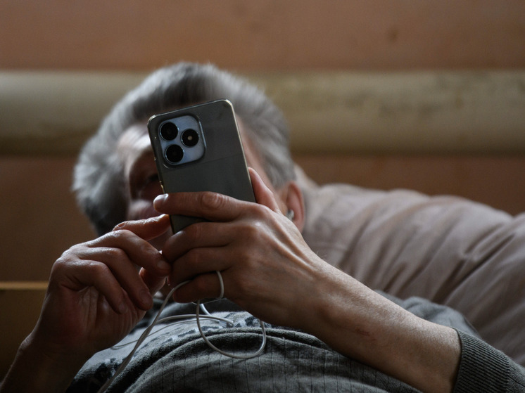 Исследование выявило, что бессонница из-за соцсетей ведет к депрессии и тревоге